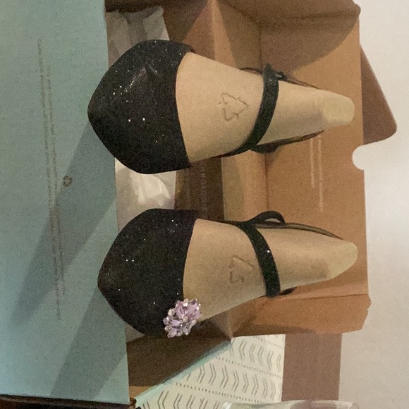 Life Stride Black Glitter Dress Shoes, worn for 3 hours. - Picture 2 of 2